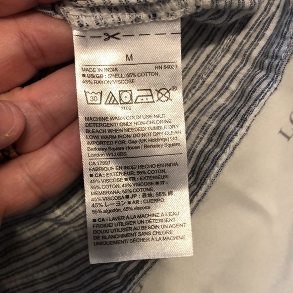 Gap size medium tie front blue stripped button - Picture 6 of 7